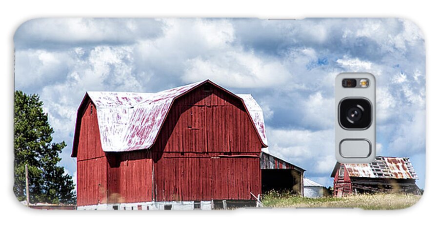 Michigan Galaxy Case featuring the photograph Brutus Barn by Timothy Hacker