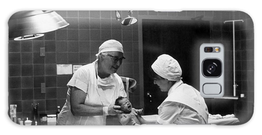 Apgar Scale Galaxy Case featuring the photograph Dr. Apgar With Nurse And Infant by Ann Zane Shanks