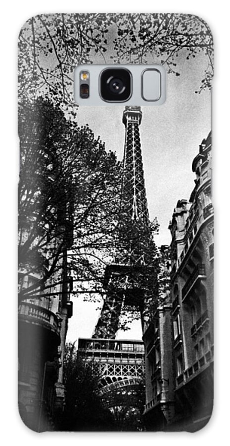 Vintage Eiffel Tower Galaxy Case featuring the photograph Eiffel Tower Black and White by Andrew Fare