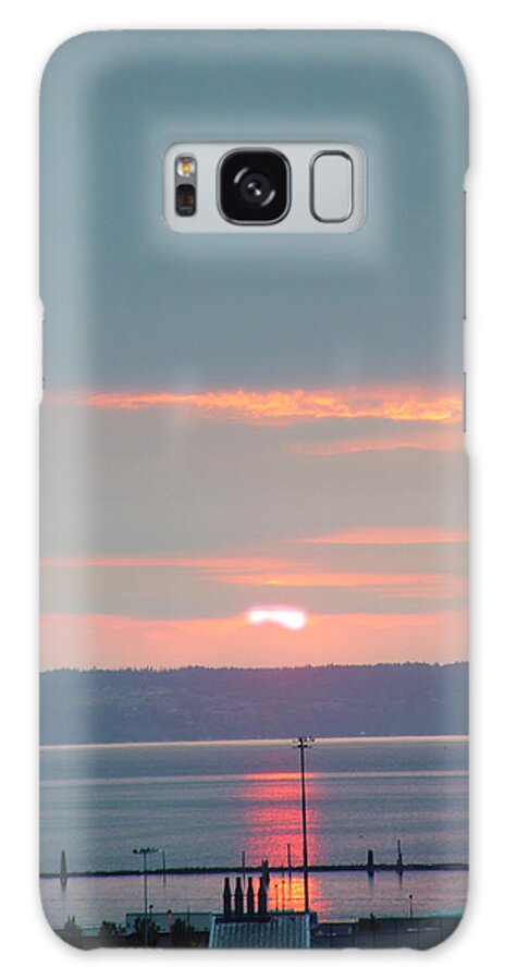 Pacific Galaxy S8 Case featuring the photograph Everett Sunset02 by Mamoun Sakkal