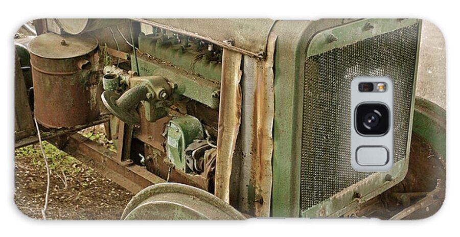 Fageol Tractor Galaxy Case featuring the photograph Fageol Tractor I by Bill Owen