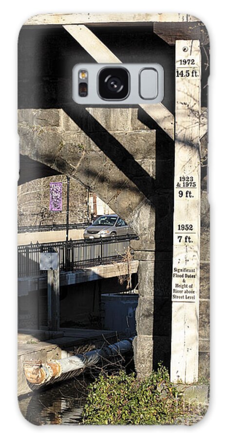 Ellicott City Galaxy Case featuring the photograph Flood height sign at Ellicott City Maryland by William Kuta