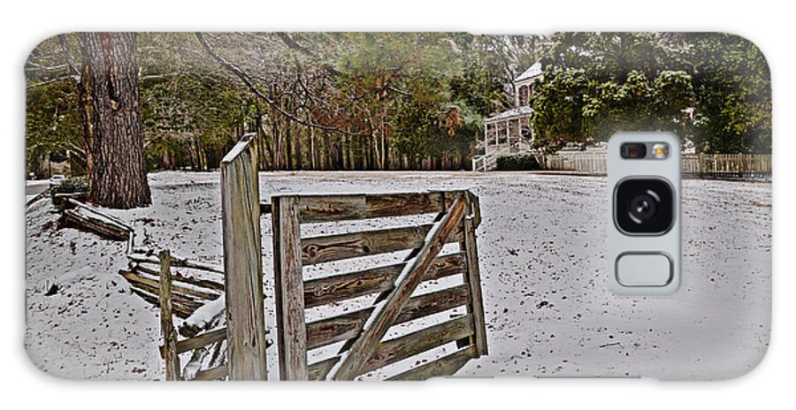 Snow Galaxy Case featuring the photograph Gate at Thorntree by Linda Brown