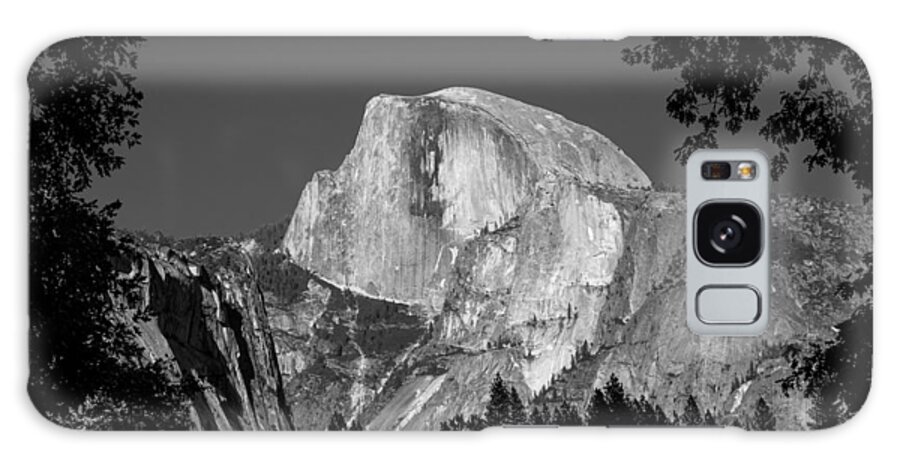 Half Dome Galaxy S8 Case featuring the photograph Half Dome Black and White by Pierre Leclerc Photography