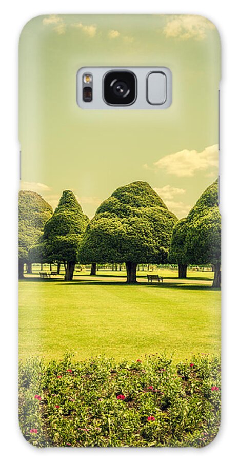 20th Centuary Garden Galaxy Case featuring the photograph Hampton Court Palace Gardens Summer Colours by Lenny Carter