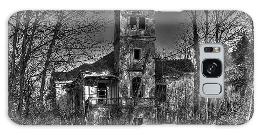 Haunted Galaxy S8 Case featuring the photograph Haunted house by Ivan Slosar
