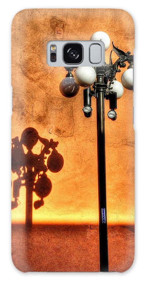 Street Lamp Galaxy S8 Case featuring the photograph Highlights and Shadows by Craig Burgwardt