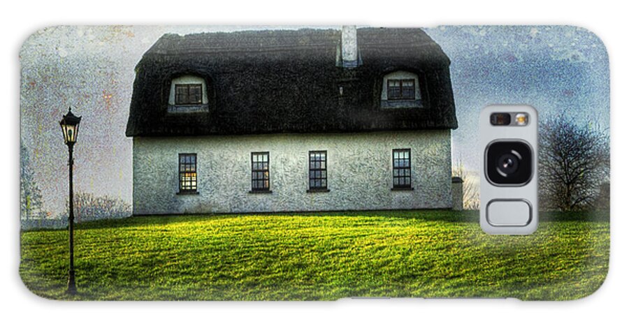Accommodation Galaxy Case featuring the photograph Irish Thatched Roofed Home by Juli Scalzi