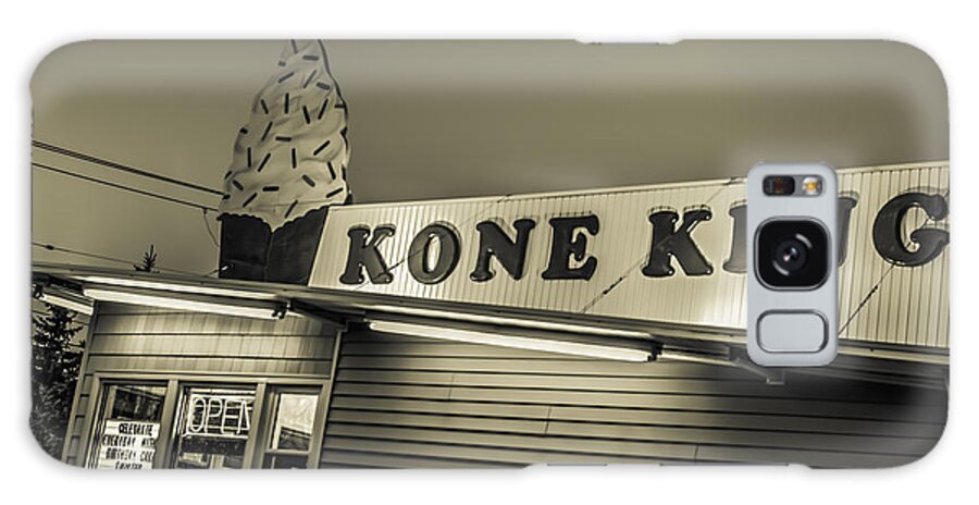 Kone Galaxy Case featuring the photograph Kone King Classic by John Angelo Lattanzio