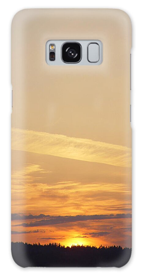 Pacific Galaxy S8 Case featuring the photograph Mukeltio Sunset01 by Mamoun Sakkal