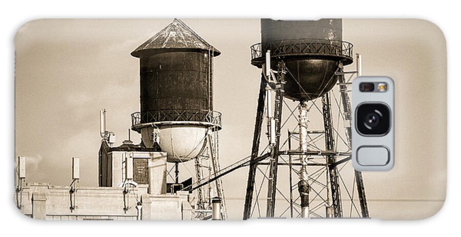 Water Towers Galaxy S8 Case featuring the photograph New York water tower 8 - Williamsburg Brooklyn by Gary Heller