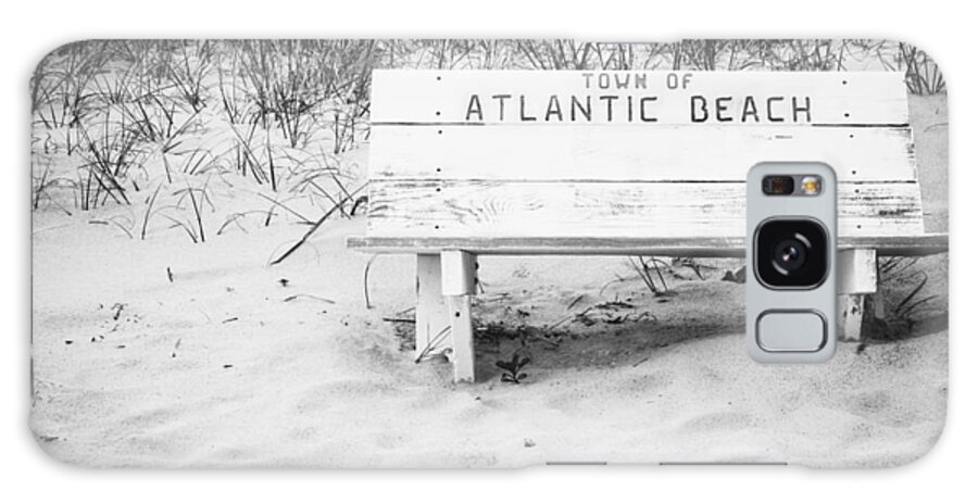 R.d. Decker Galaxy Case featuring the photograph Old Beach Bench by Bob Decker