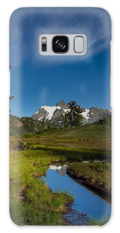 Mt. Baker Galaxy S8 Case featuring the photograph Peeking by Gene Garnace