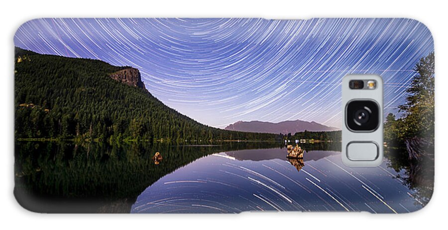 Rattlesnake Lake Galaxy Case featuring the photograph Starry Night at Rattlesnake Lake by Yoshiki Nakamura