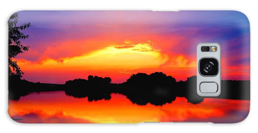Sunset Galaxy S8 Case featuring the photograph Summer Sunset by Lynn Hopwood