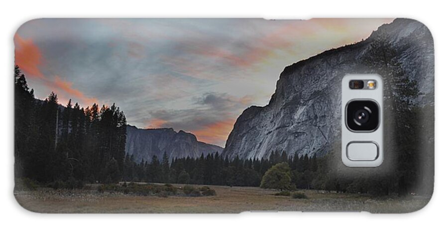 Yosemite Valley Galaxy Case featuring the photograph Sunset in Yosemite Valley by Alex King