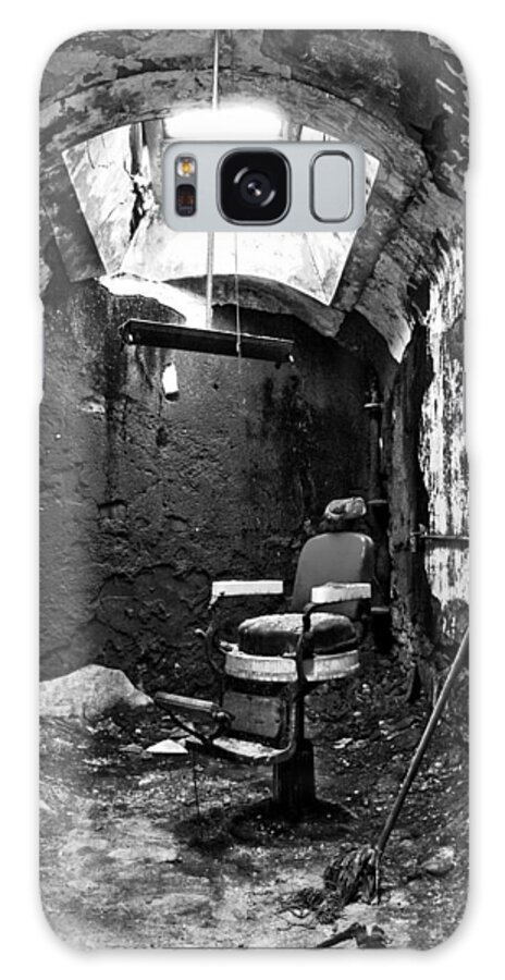 Eastern State Penitentiary Galaxy S8 Case featuring the photograph The Barber Chair - BW by Paul W Faust - Impressions of Light