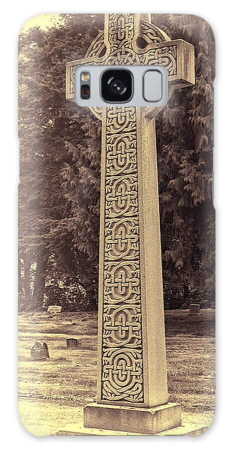 Headstone Galaxy Case featuring the photograph The Cross by Cathy Anderson