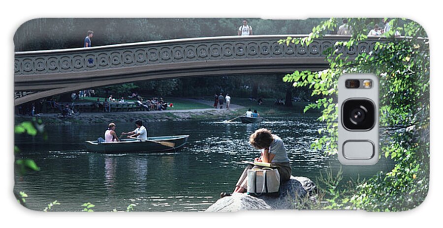 Arch Galaxy S8 Case featuring the photograph Bow Bridge in Central Park NYC by Tom Wurl