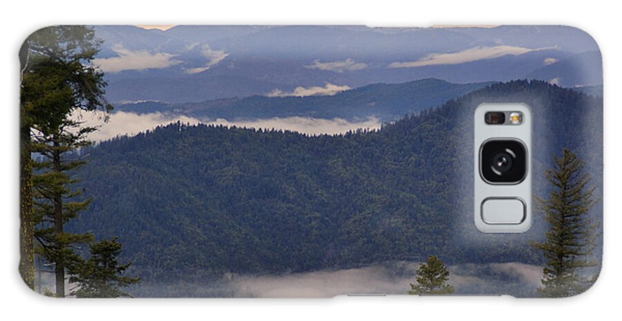 Siskiyou Galaxy Case featuring the photograph Mists in the Siskiyou Mountains by Mick Anderson
