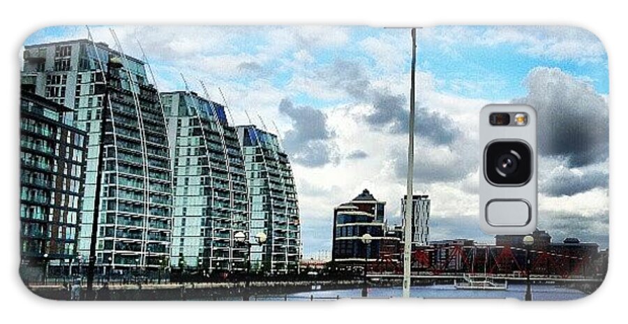 Salford Galaxy Case featuring the photograph #salfordquyes #salford #buildings #sky by Abdelrahman Alawwad