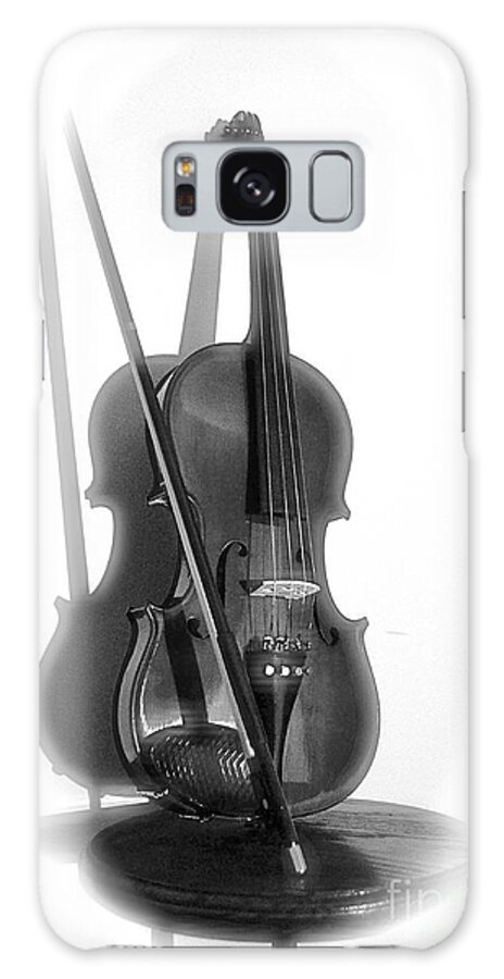 Black And White Photography Galaxy Case featuring the photograph Solo Performance by Sue Stefanowicz