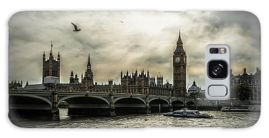 London Galaxy Case featuring the photograph London #1 by Jaroslaw Grudzinski