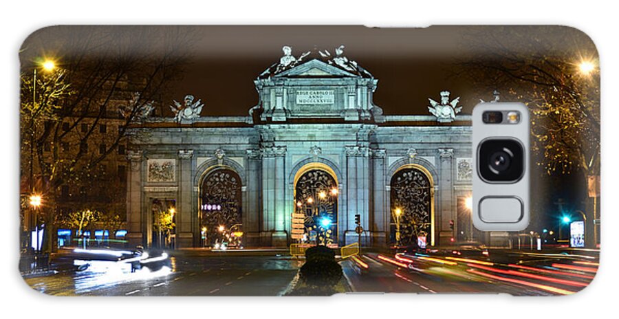 Alcala Galaxy Case featuring the photograph Madrid - Spain - Puerta de Alcala #1 by Carlos Alkmin