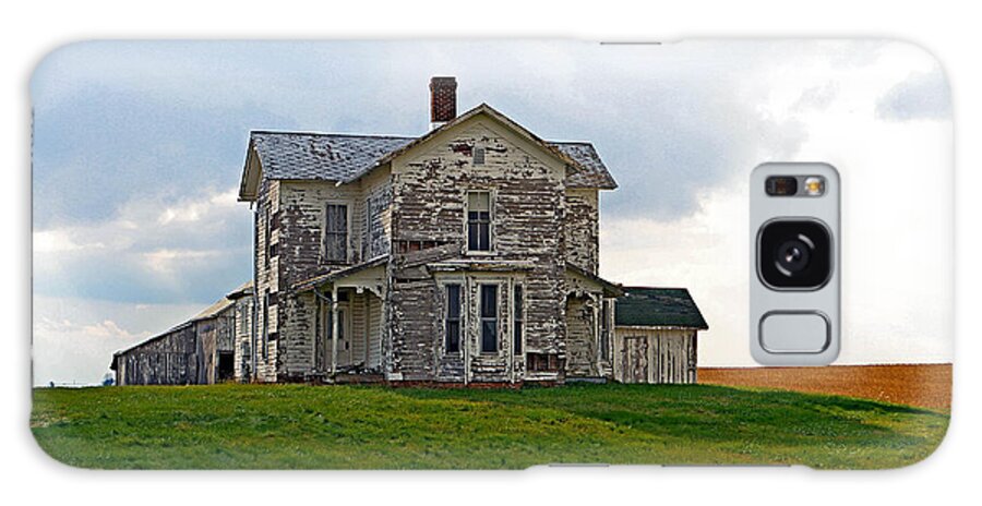 Farm House Galaxy Case featuring the photograph Abandoned Country Farm House by Karen Ruhl