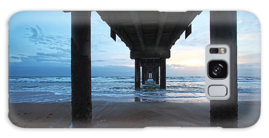Pier Galaxy Case featuring the photograph Before the dawn by Robert Och