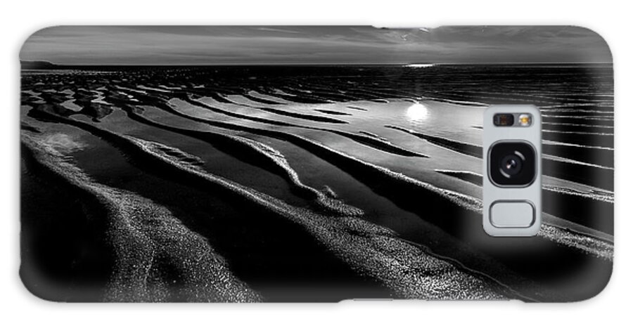 Black And White Galaxy Case featuring the photograph Black and White Beach - Low Tide by Darius Aniunas