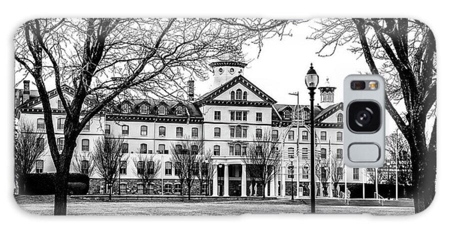 Black And White Galaxy S8 Case featuring the photograph Black and White - Old Main - Widener University by Bill Cannon