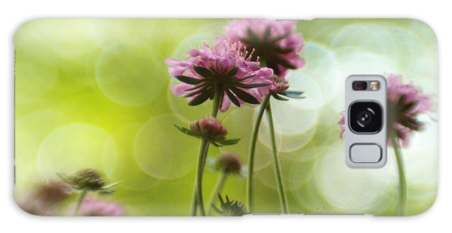 Flowers Galaxy Case featuring the photograph Dancing With The Bubbles by Dorothy Lee
