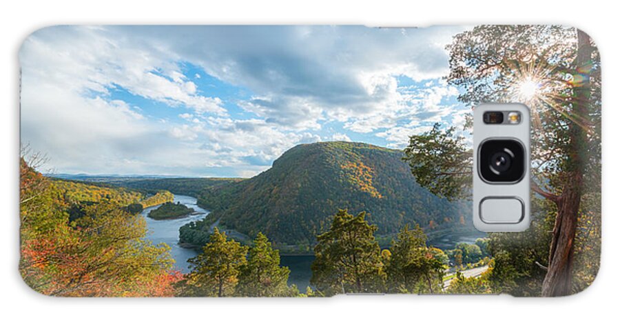 Mount Tammany Galaxy S8 Case featuring the photograph Delaware Water Gap in Autumn by Michael Ver Sprill