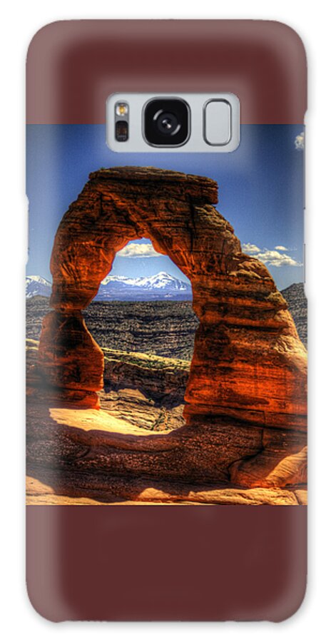 Pictorial Galaxy Case featuring the photograph Delicate Arch Framing La Sal Mountains by Roger Passman