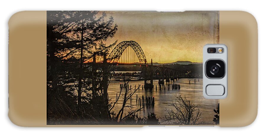 Yaquina Bay Bridge Galaxy S8 Case featuring the photograph Early Morning At The Yaquina Bay Bridge by Thom Zehrfeld