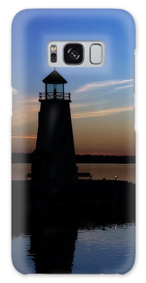 East Warf Lighthouse Galaxy S8 Case featuring the photograph East Warf Sunset by Lana Trussell
