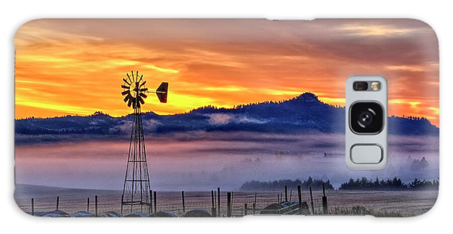 Fog Galaxy S8 Case featuring the photograph Foggy Spearfish Sunrise by Fiskr Larsen