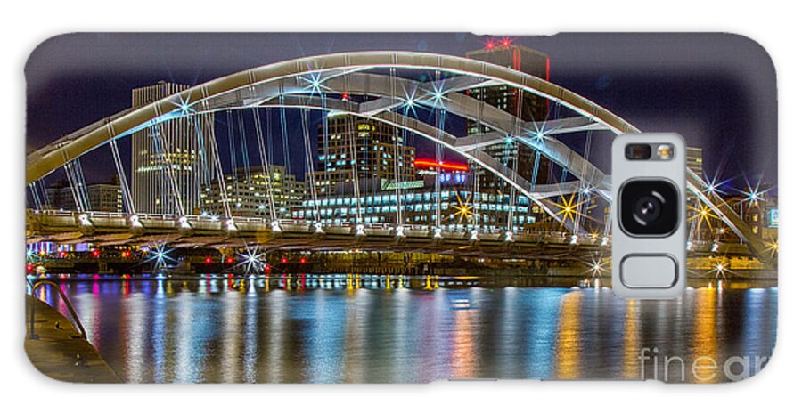Bridges Galaxy Case featuring the photograph Freddie - Sue Bridge by Rod Best
