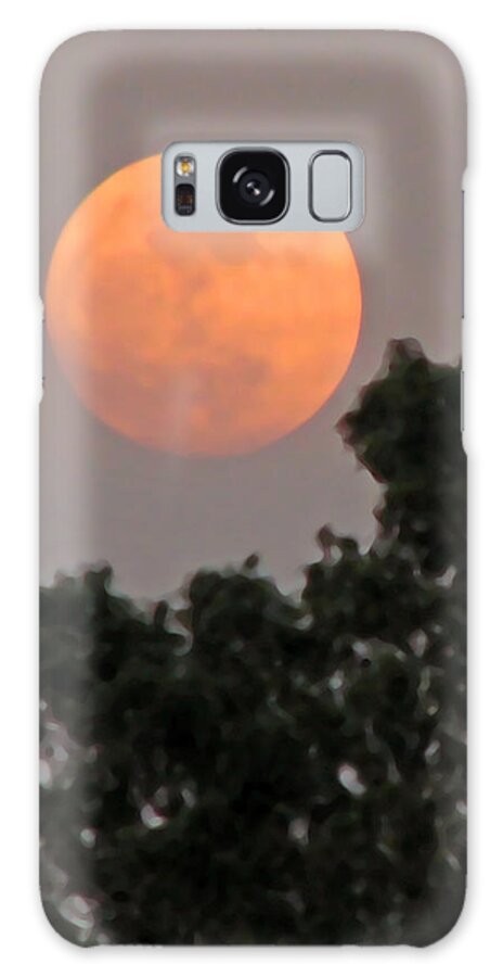 Moon Galaxy S8 Case featuring the photograph Harvest Moonrise by Peggy Urban