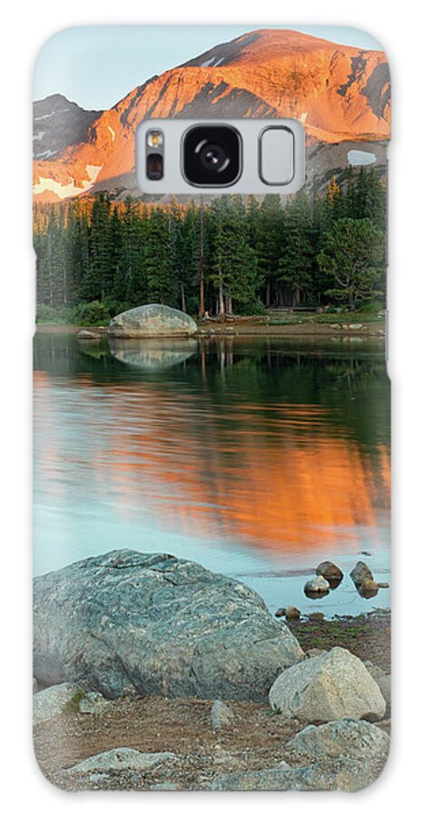 Brainard Lake Galaxy S8 Case featuring the photograph Light Of The Mountain by John De Bord