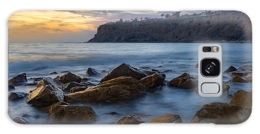 Beach Galaxy Case featuring the photograph Lunada Bay by Ed Clark