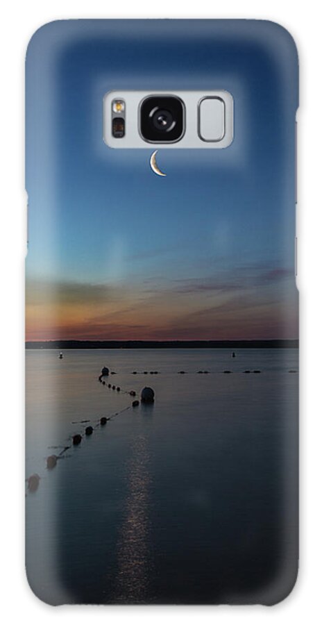 Moon Galaxy S8 Case featuring the photograph Moon over Cayuga by Rod Best