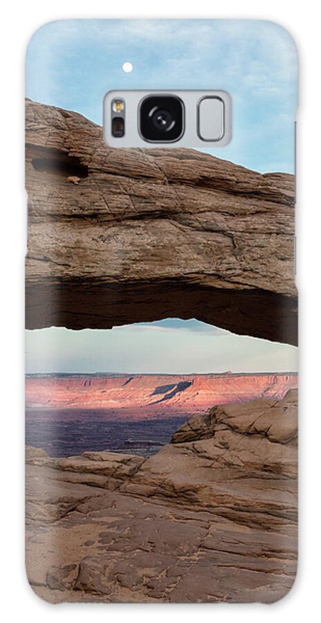 Arch Galaxy S8 Case featuring the photograph Moon Over Mesa Arch by Denise Bush