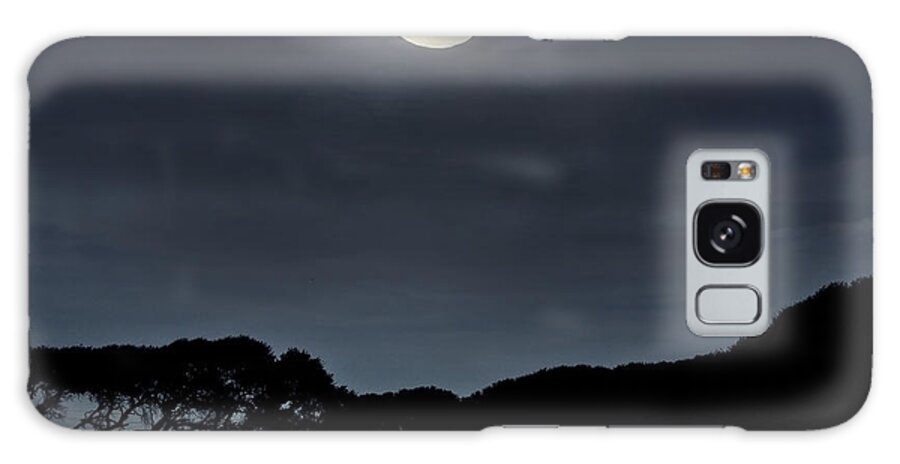 Sea Galaxy Case featuring the photograph Moonrise over the Marsh. by WAZgriffin Digital