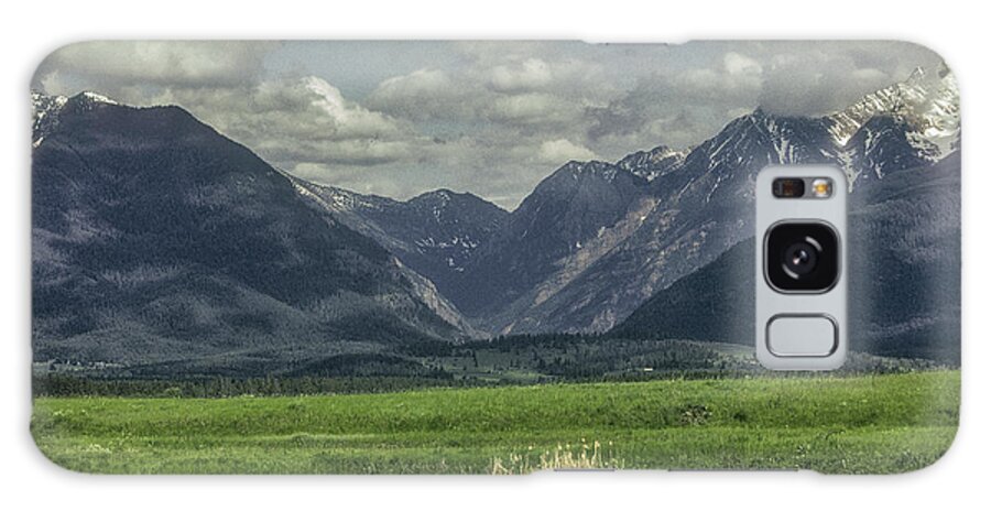  Galaxy Case featuring the photograph Mountain View Montana.... by Paul Vitko
