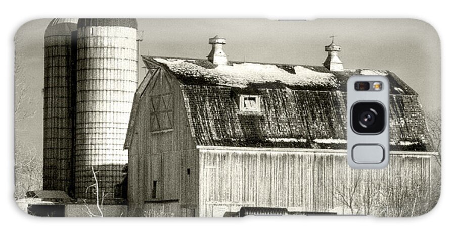 Huntley Galaxy Case featuring the photograph Old Barn Huntley Illinois by Roger Passman