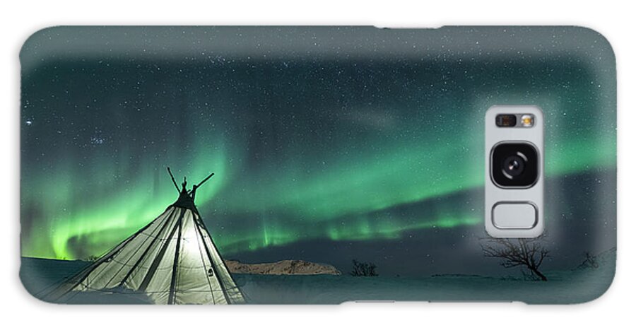 Lavvu Galaxy Case featuring the photograph Sikka by Tor-Ivar Naess