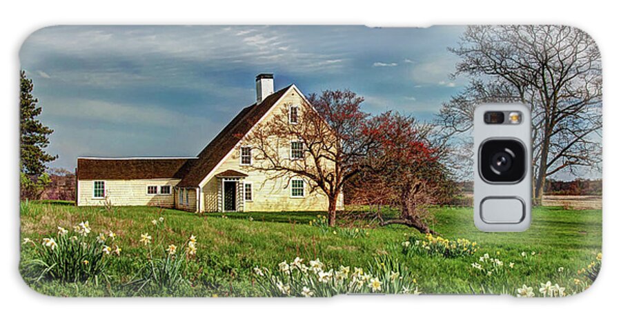 Spring Daffodils Paine House Ipswich Massachusetts Greenwood Farm Colonial First Period New England Saltbox First Period Galaxy Case featuring the photograph Spring at the Paine House by Wayne Marshall Chase