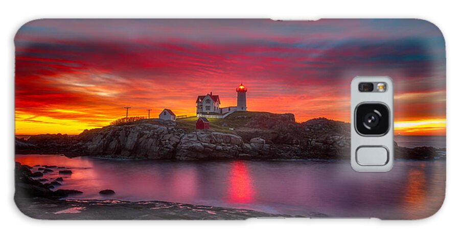 Sunrise Galaxy Case featuring the photograph Sunrise over Nubble Light by Darren White